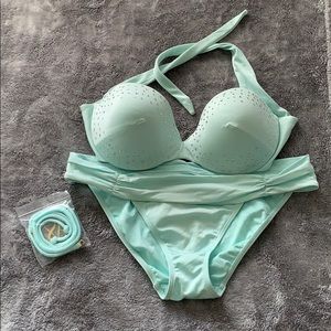 VS 2-piece - top: 34D, bottom: medium